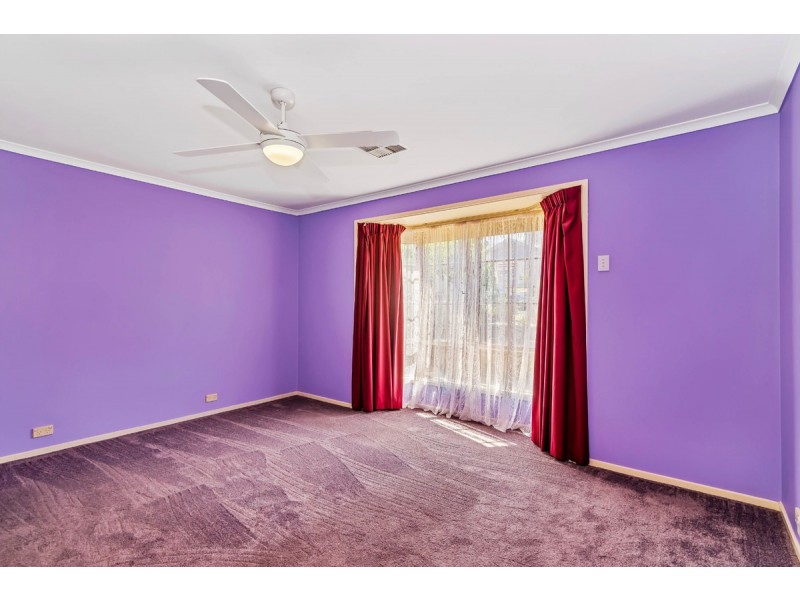 32 Saddle Crescent, Walkley Heights SA 5098