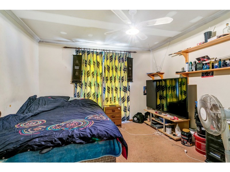 9 Lorraine Avenue, Para Vista SA 5093