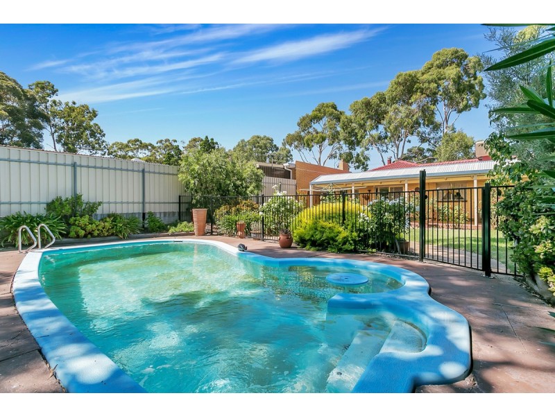 16 Whiting Road, St Agnes SA 5097