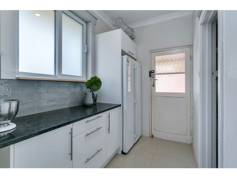 27 Leeds Avenue, Hope Valley SA 5090