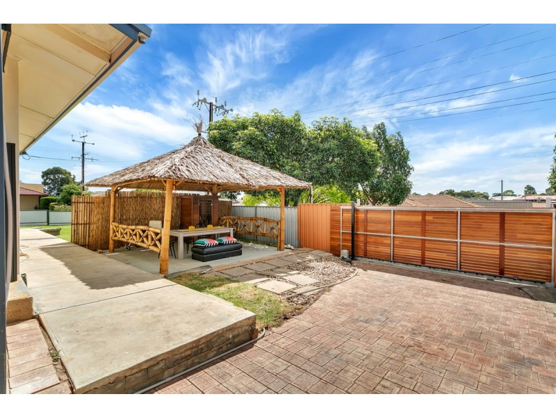 27 Leeds Avenue, Hope Valley SA 5090