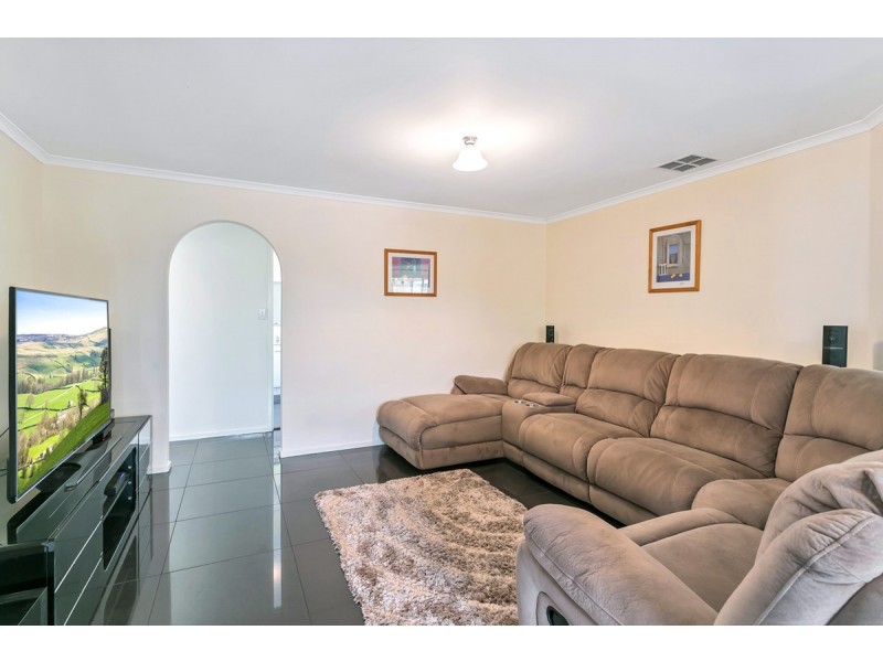 1 Macquarie Avenue, Hillcrest SA 5086