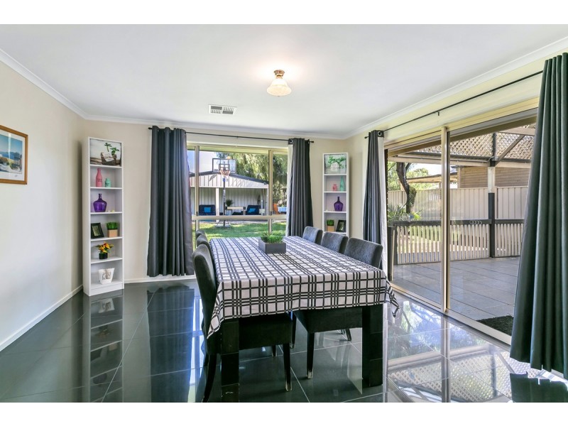 1 Macquarie Avenue, Hillcrest SA 5086
