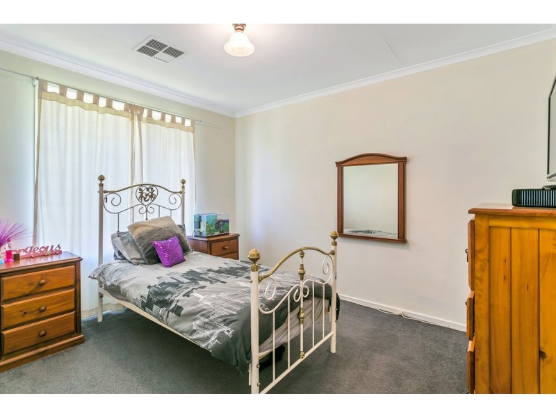 1 Macquarie Avenue, Hillcrest SA 5086