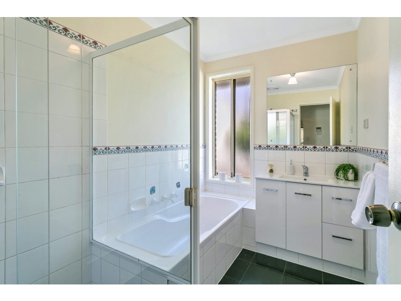 1 Macquarie Avenue, Hillcrest SA 5086