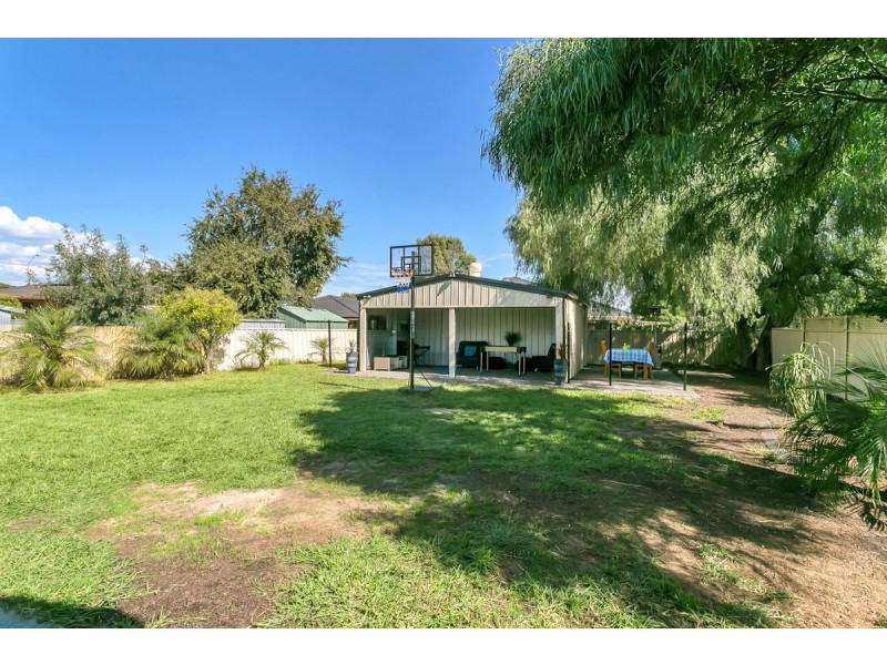 1 Macquarie Avenue, Hillcrest SA 5086