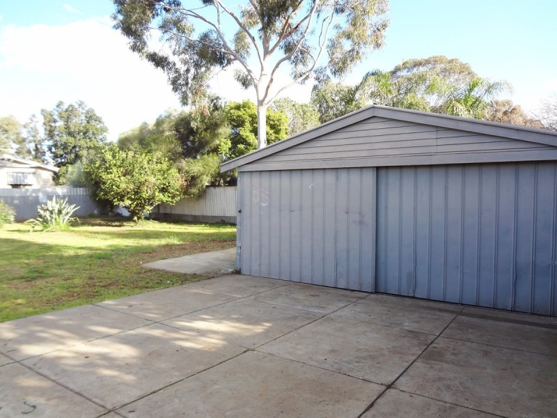 24 Shaftesbury Road, Elizabeth Vale SA 5112