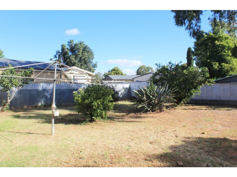 24 Shaftesbury Road, Elizabeth Vale SA 5112