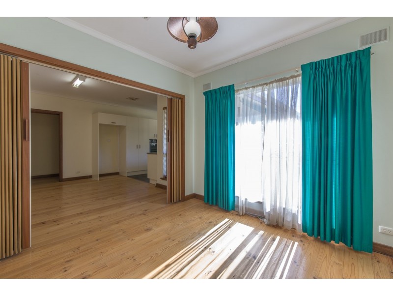 24 Doreen Street, Vale Park SA 5081