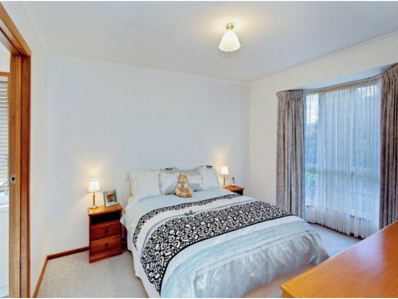 16 Greys Court, Oakden SA 5086