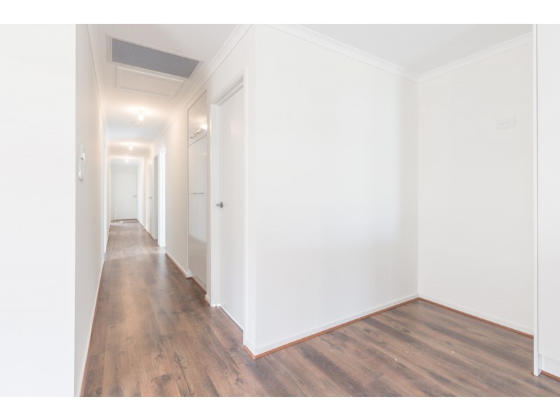 8A Radford Avenue, Clearview SA 5085