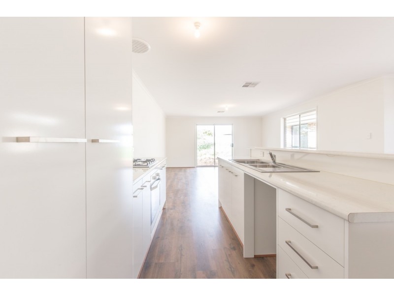 8A Radford Avenue, Clearview SA 5085