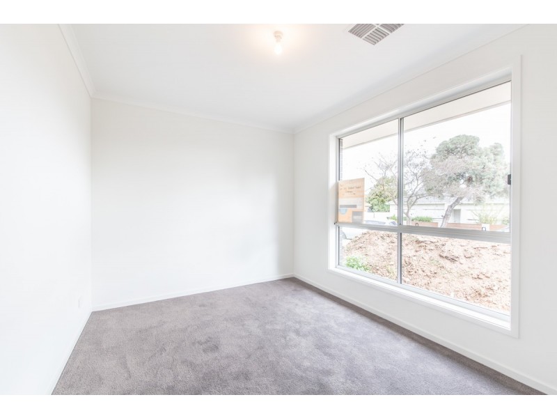 8A Radford Avenue, Clearview SA 5085