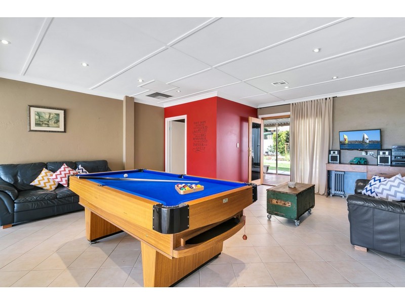 17 Deakin Avenue, Hope Valley SA 5090