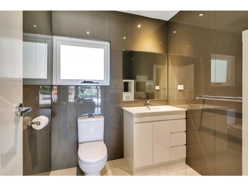 17 Deakin Avenue, Hope Valley SA 5090