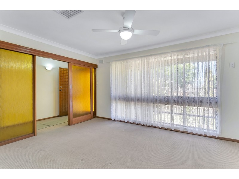 20 Heather Drive, Para Vista SA 5093