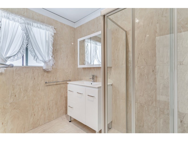 20 Heather Drive, Para Vista SA 5093