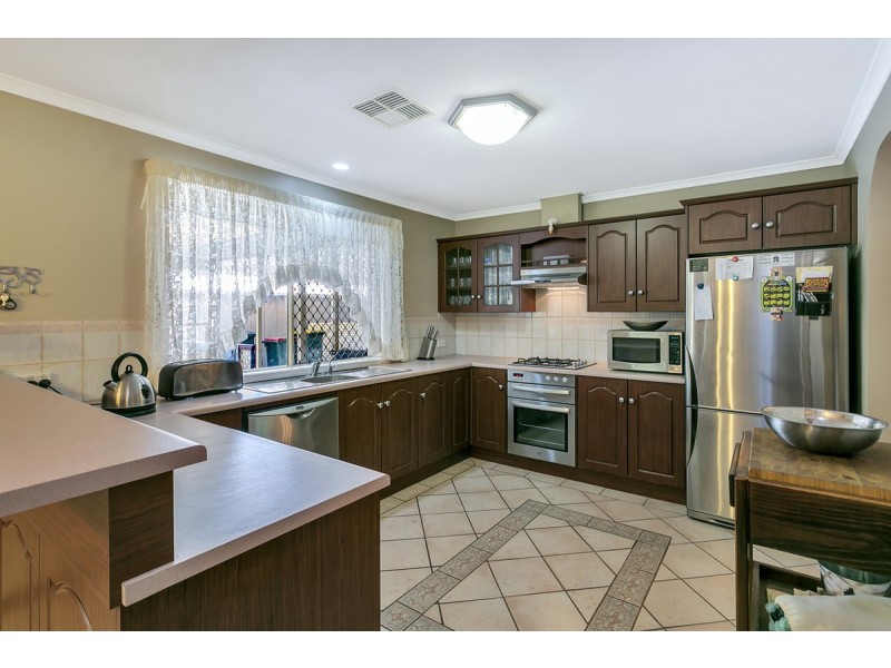 8 Coley Place, Greenwith SA 5125
