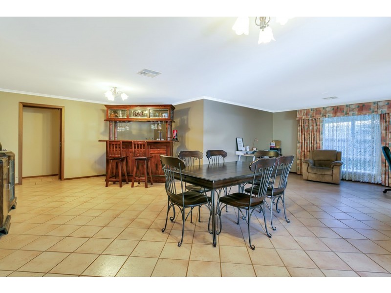 8 Coley Place, Greenwith SA 5125