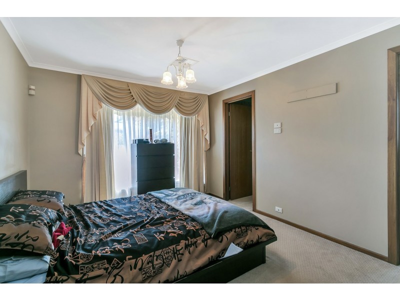 8 Coley Place, Greenwith SA 5125