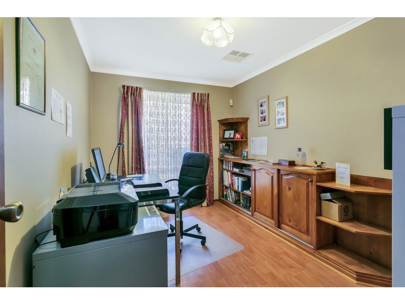 8 Coley Place, Greenwith SA 5125