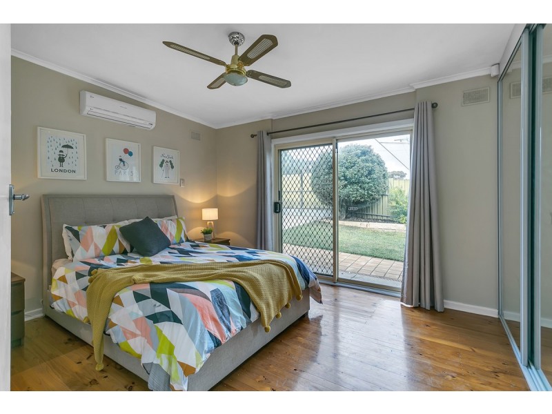 1 Sea View Road, Para Hills SA 5096