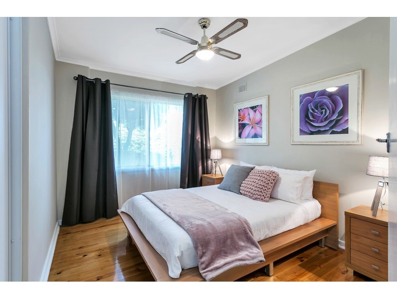 1 Sea View Road, Para Hills SA 5096