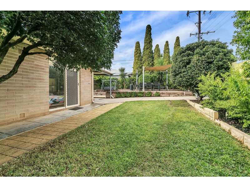 1 Sea View Road, Para Hills SA 5096