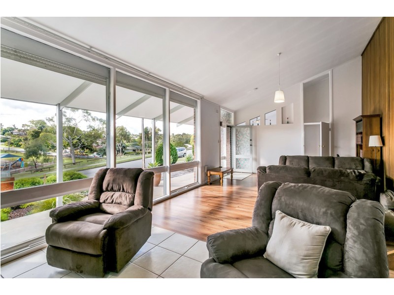 19 Barina Avenue, Para Vista SA 5093