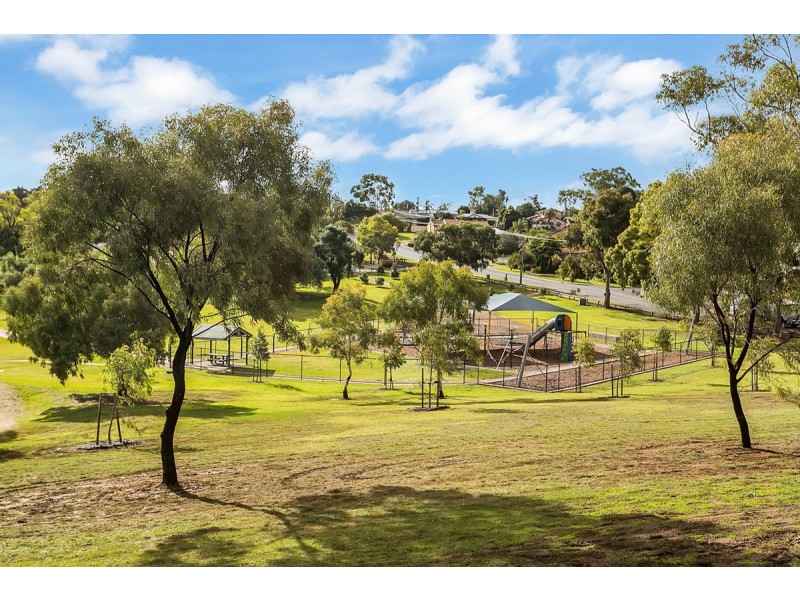 19 Barina Avenue, Para Vista SA 5093