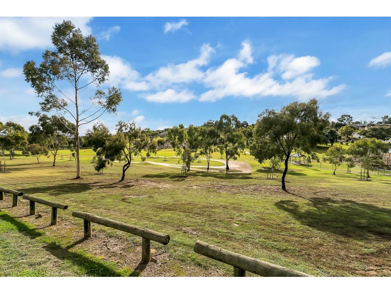 19 Barina Avenue, Para Vista SA 5093
