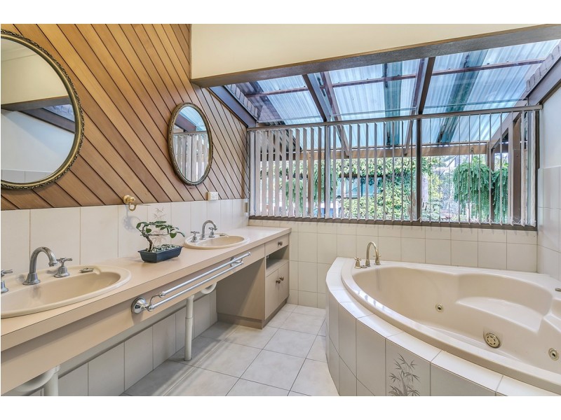 13 Seville Avenue, Gulfview Heights SA 5096