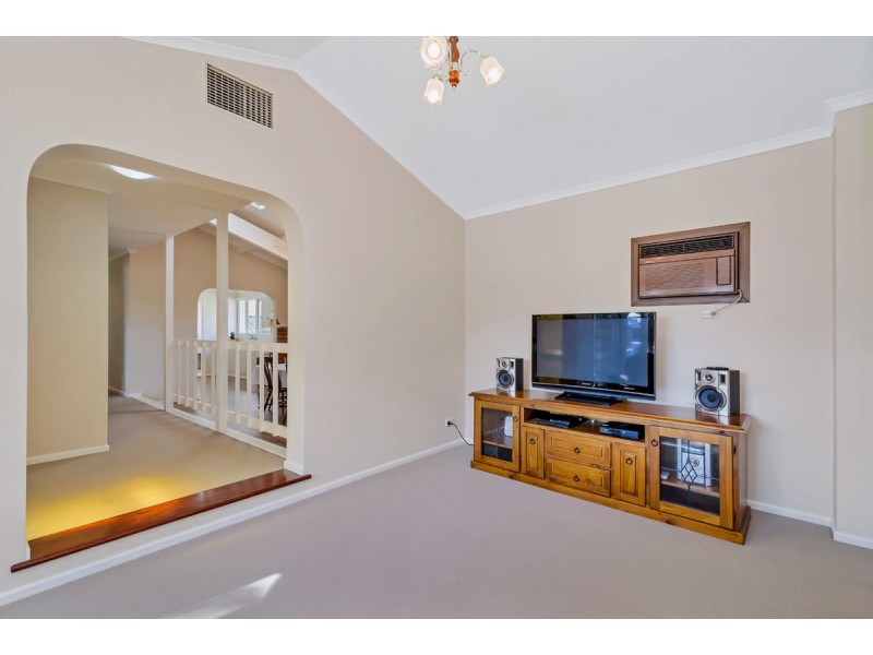 19 Damian Drive, Salisbury Heights SA 5109