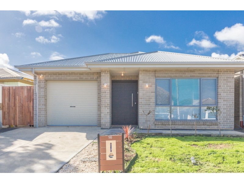16 Montrose Avenue, Clearview SA 5085