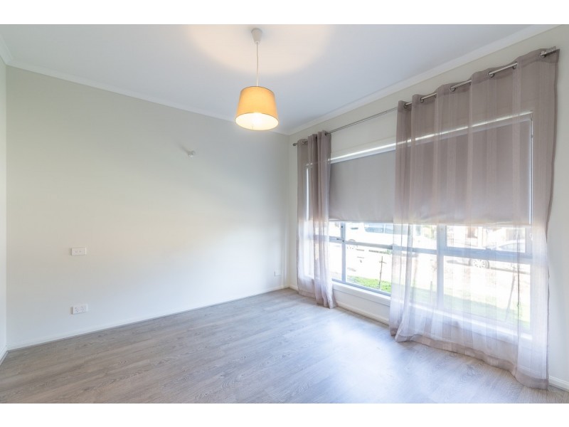 16 Montrose Avenue, Clearview SA 5085