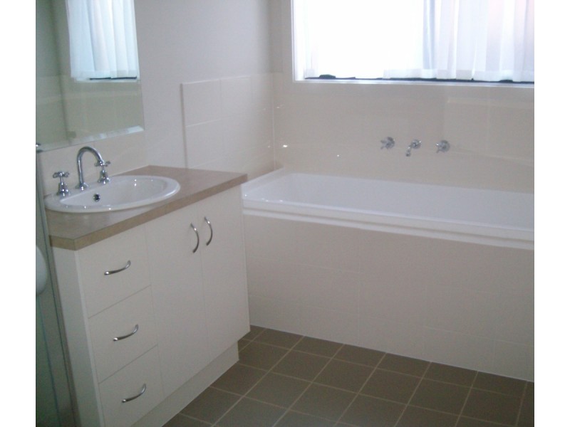 87 Riesling Crescent, Andrews Farm SA 5114