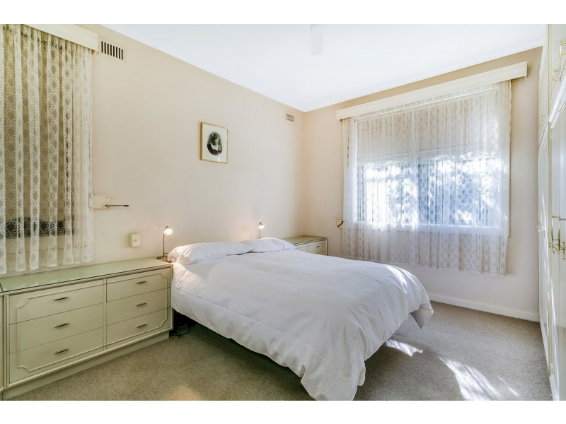 17 Ascot Avenue, Vale Park SA 5081