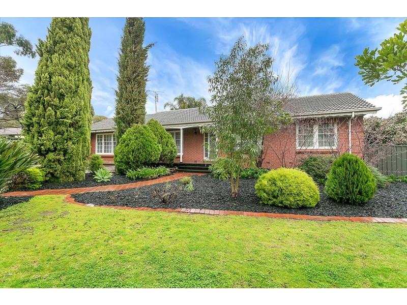 18 Carinya Crescent, Rostrevor SA 5073