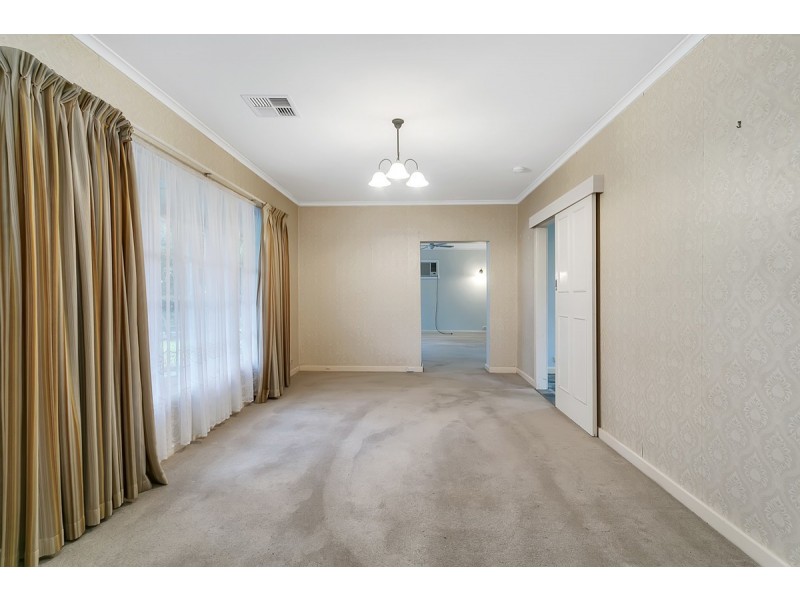 18 Carinya Crescent, Rostrevor SA 5073