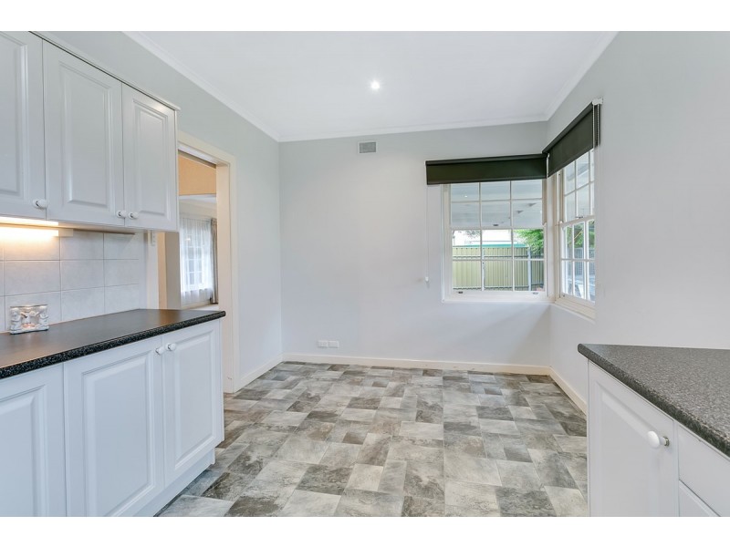 18 Carinya Crescent, Rostrevor SA 5073