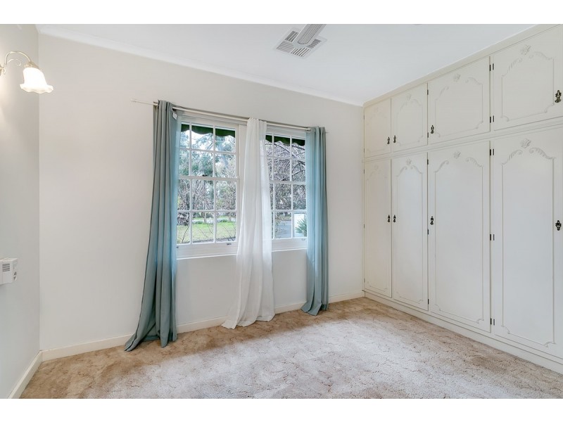 18 Carinya Crescent, Rostrevor SA 5073