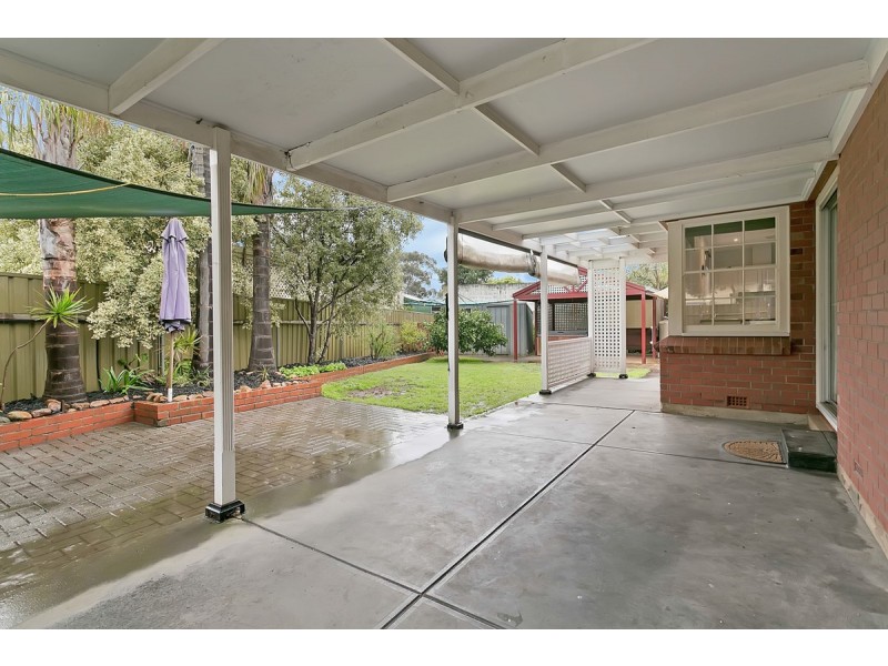 18 Carinya Crescent, Rostrevor SA 5073
