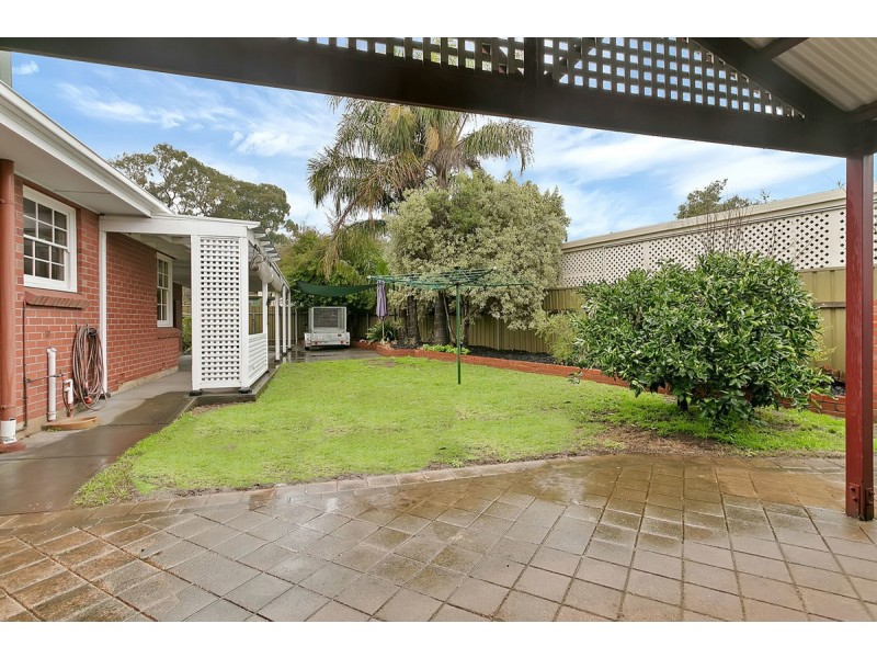 18 Carinya Crescent, Rostrevor SA 5073