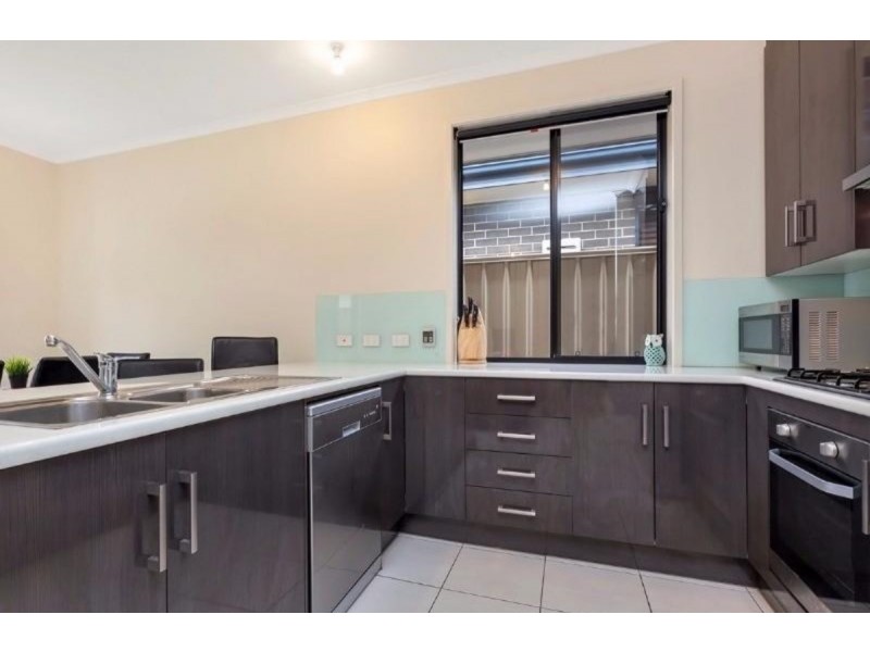 2a Strathmont Avenue, Gilles Plains SA 5086