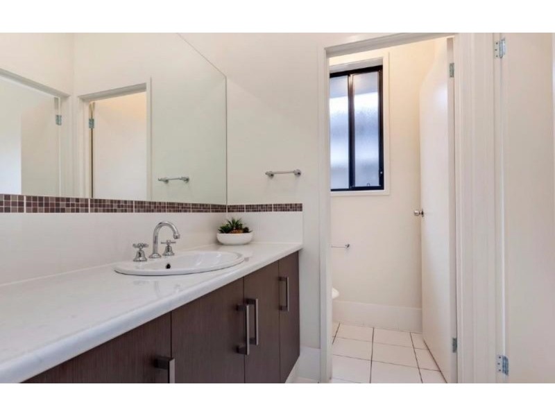 2a Strathmont Avenue, Gilles Plains SA 5086