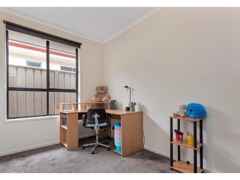 2a Strathmont Avenue, Gilles Plains SA 5086