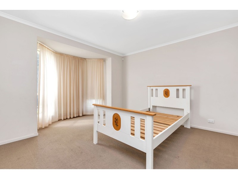 176 President Avenue, Andrews Farm SA 5114