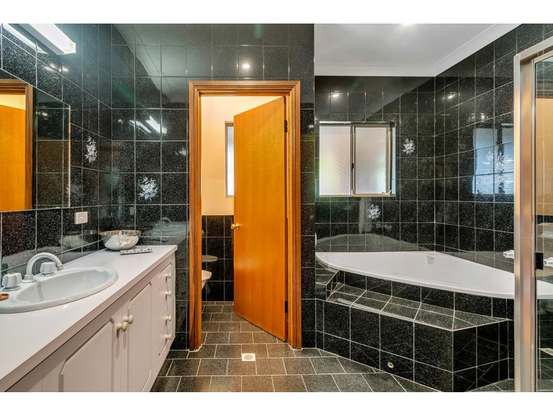 9 St Annes Court, Wynn Vale SA 5127