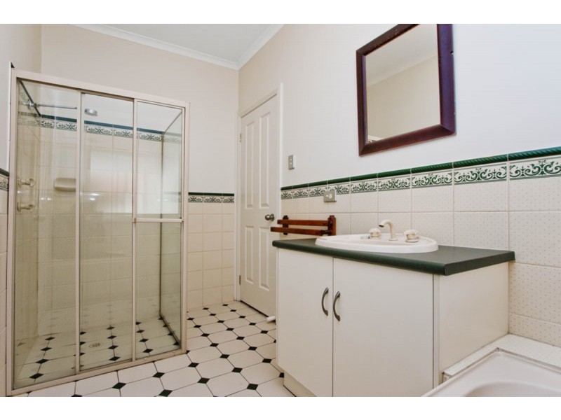 6 Glenmore Close, Greenwith SA 5125