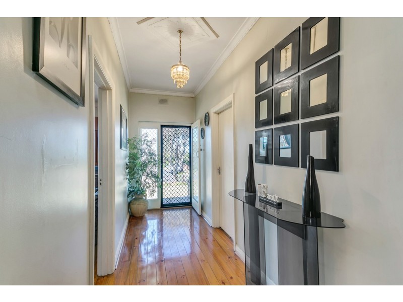 22 Heather Drive, Para Vista SA 5093